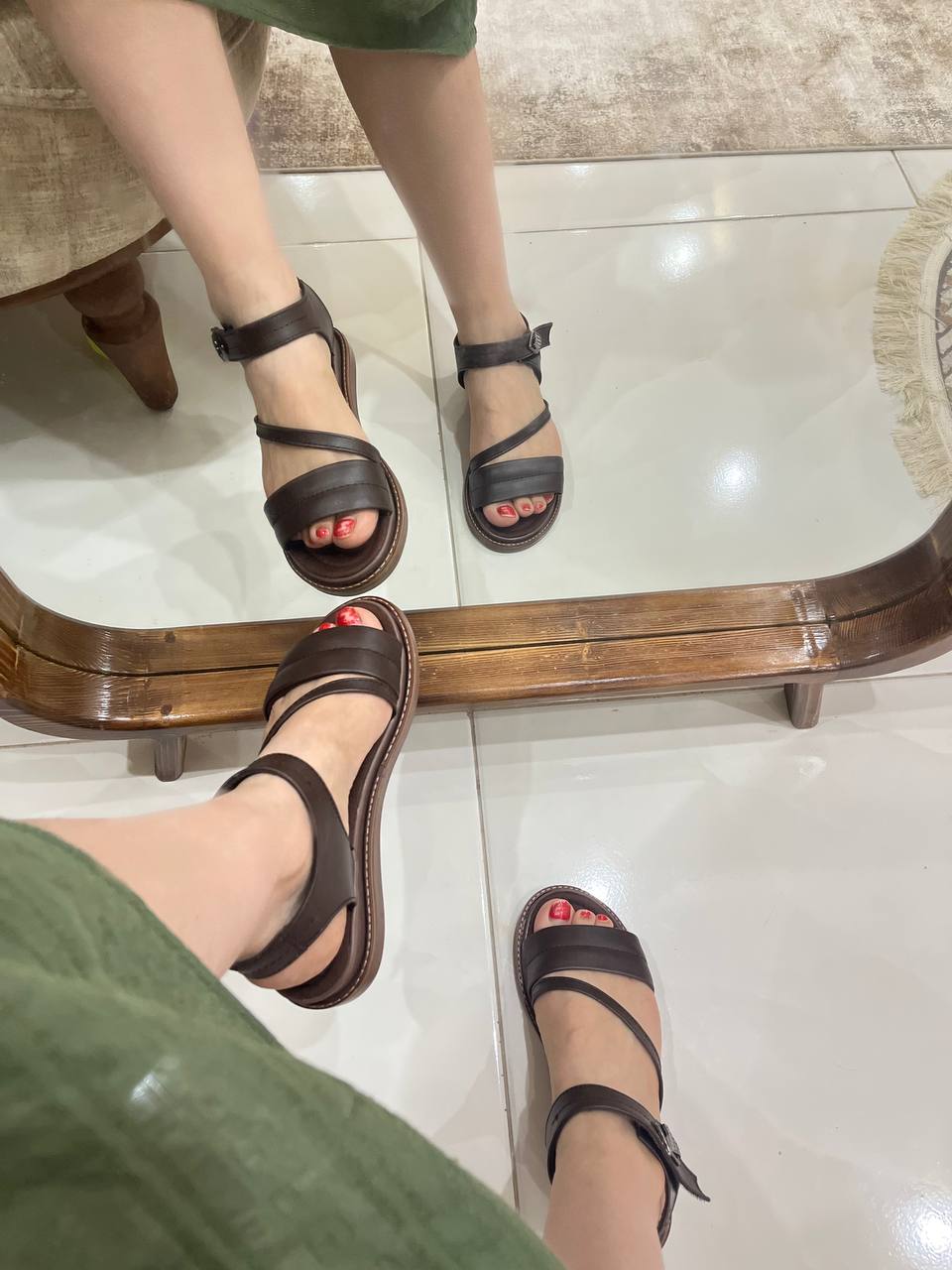 صندل زنانه بغل چسبی